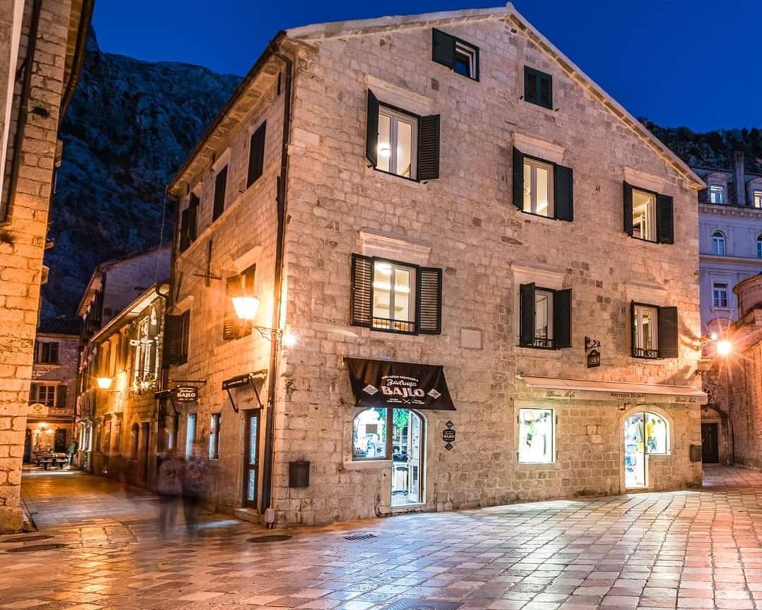 Centrum Hostel Kotor Exteriör bild